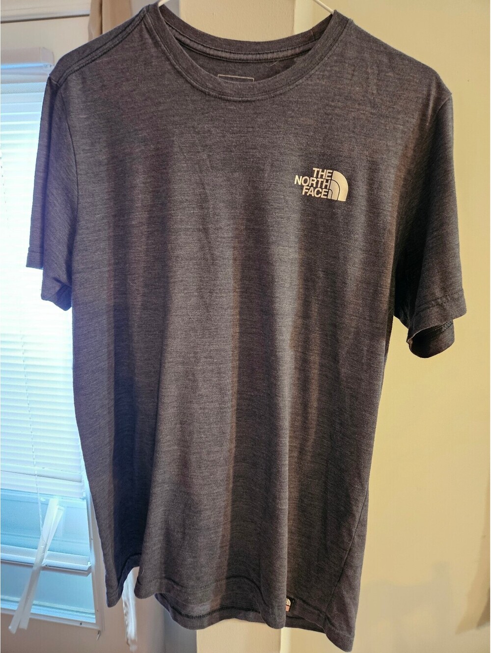 Men's The North Face W/ Red & Blue Graphic Short Sleeve T-Shirt Size XL Slim fit